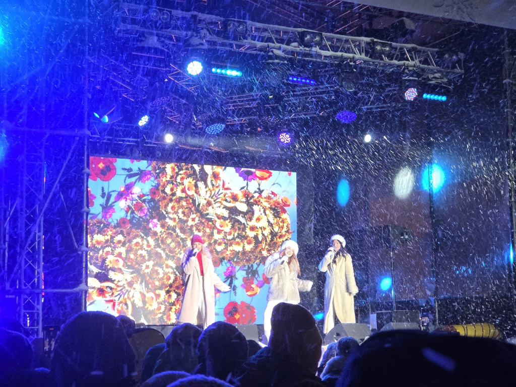 Группа Фабрика на открытии сезона 2025-2026 в Шерегеше