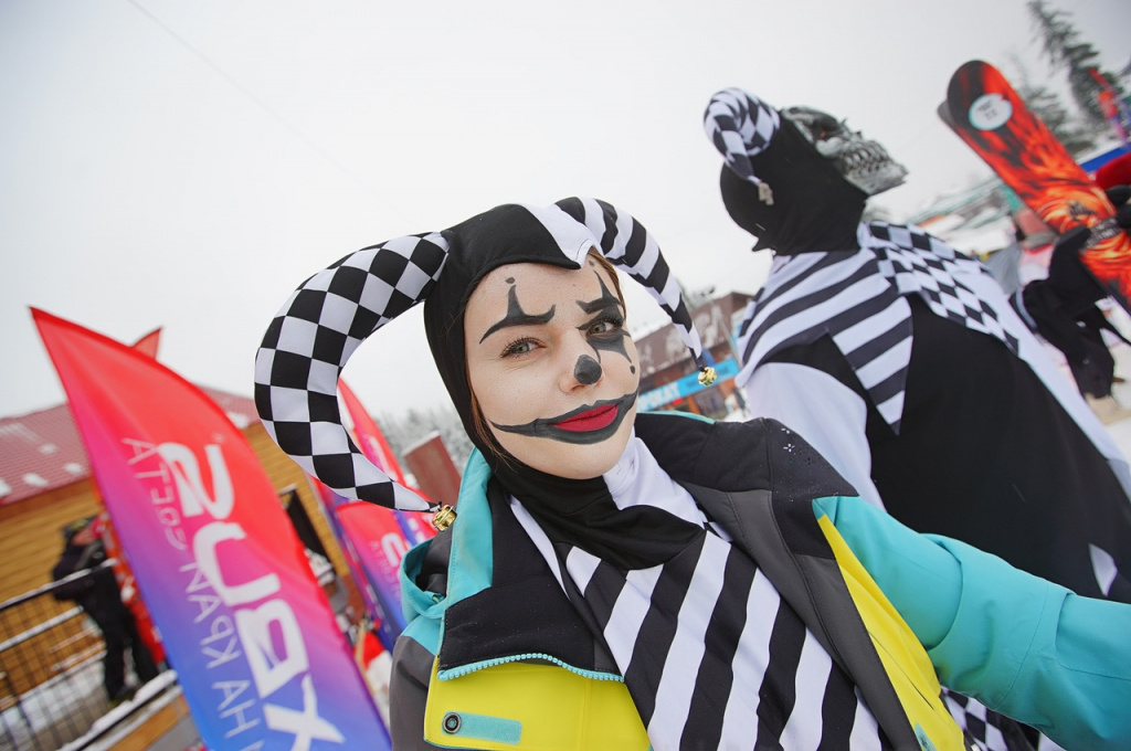 Даты карнавального спуска на фестивале Грелка 2020 в Шерегеше 