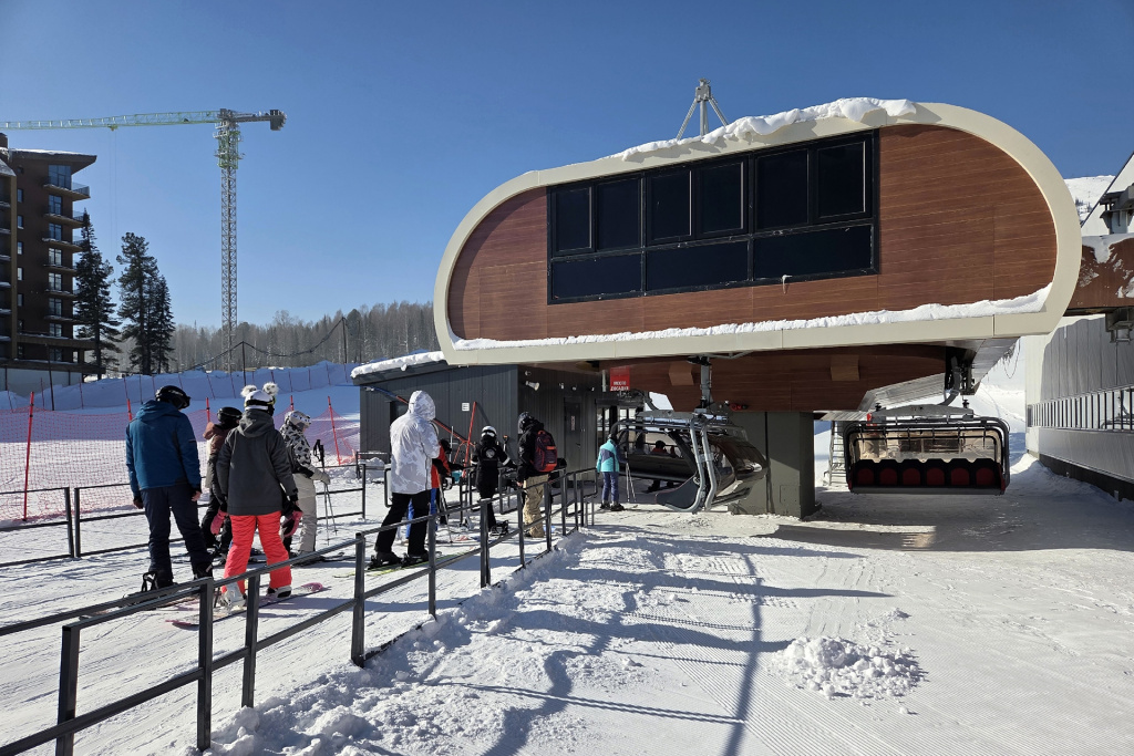 Подъемник Шермонт на ДР курорта Шерегеш